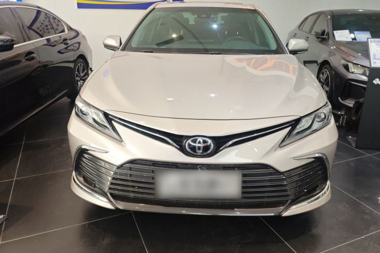 Used Toyota Camry 2021 2.0G Luxury Edition
