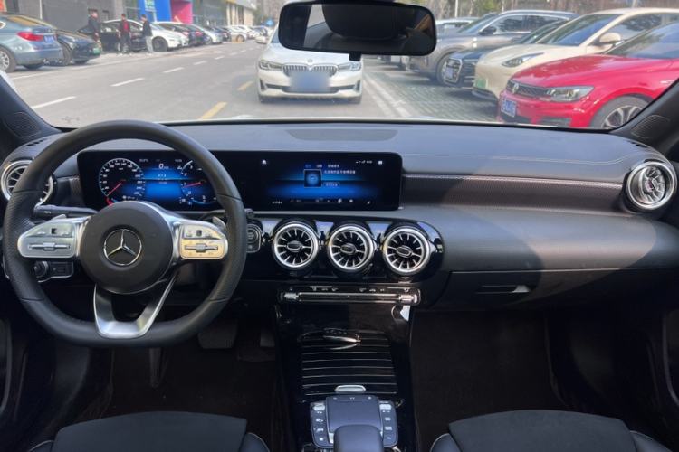 Used Mercedes-Benz A-Class 2022 Revised Version A 200 L Sport Sedan Fashionable Style Interior 1
