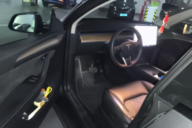 Used Tesla Model Y 2021 Standard Range Rear-Wheel Drive Version Driver Seat