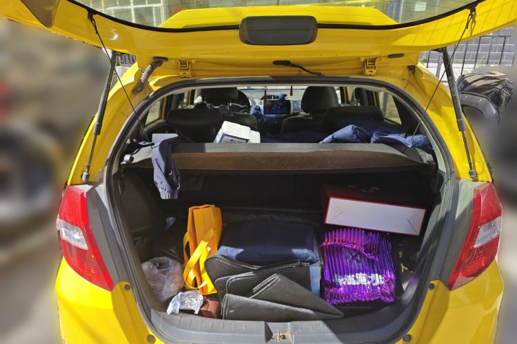 Used Honda Fit 2011 1.3L automatic comfort version Trunk