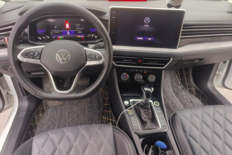 Used Volkswagen Sagitar 2023 300TSI DSG Excellence Edition Center Console