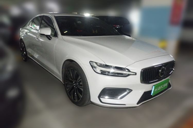 Used Volvo S60 2023 B4 Zhiyuan Luxury Edition
