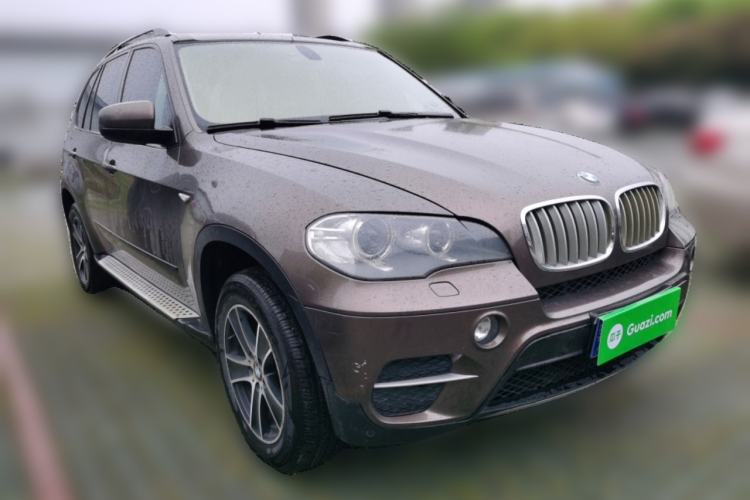 Used BMW X5 2013 xDrive35i Leading Model Front Right 45 Deg