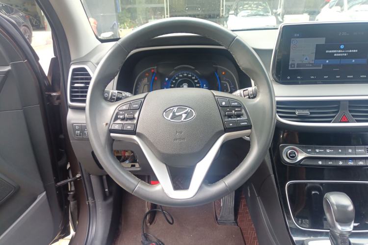 Used Hyundai Tucson 2019 280TGDi Dual-Clutch Two-Wheel Drive Fashion Edition China V Standard Steering Wheel
