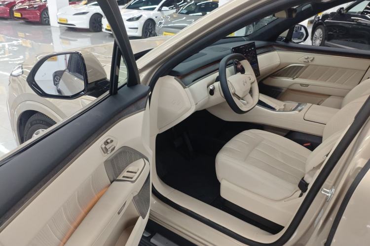 Used ONVO Luxeed L90 2025 Model—Max Six-Seater Version