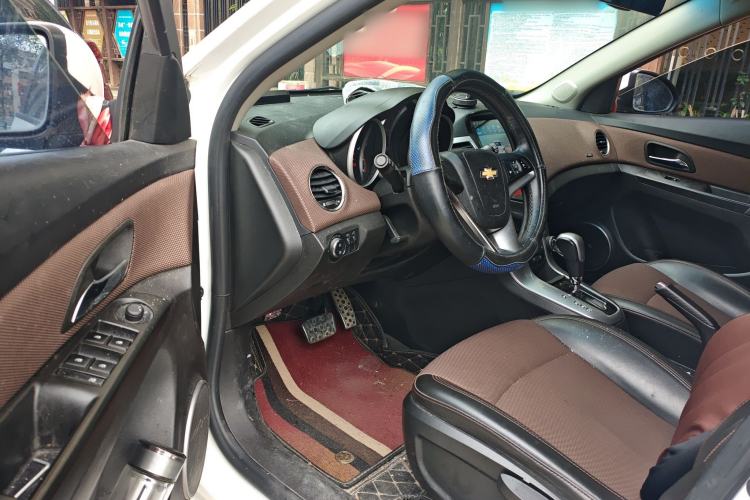 Used Chevrolet Cruze 2013 Hatchback 1.6L Automatic Luxury Model
