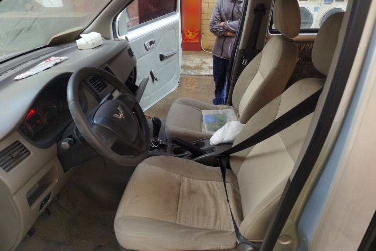 Used Wuling Rongguang V 2015 1.5L Practical Version
