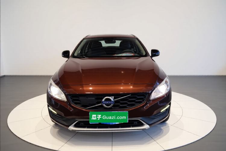 Used Volvo V60 2016 Cross Country T6 AWD
