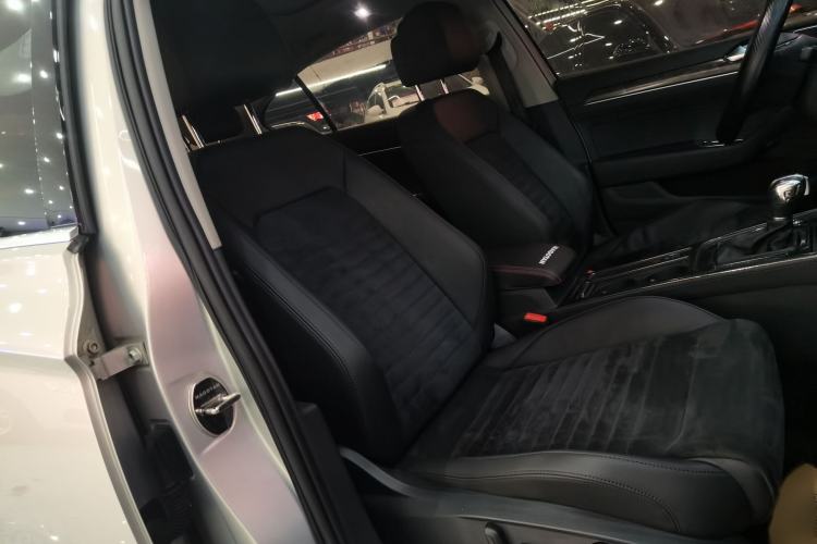 Used Volkswagen Magotan 2017 330TSI DSG Luxury Model