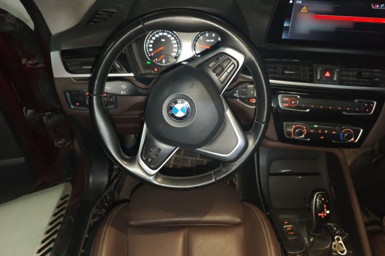 Used BMW X1 2021 sDrive20Li Fashion Model Steering Wheel