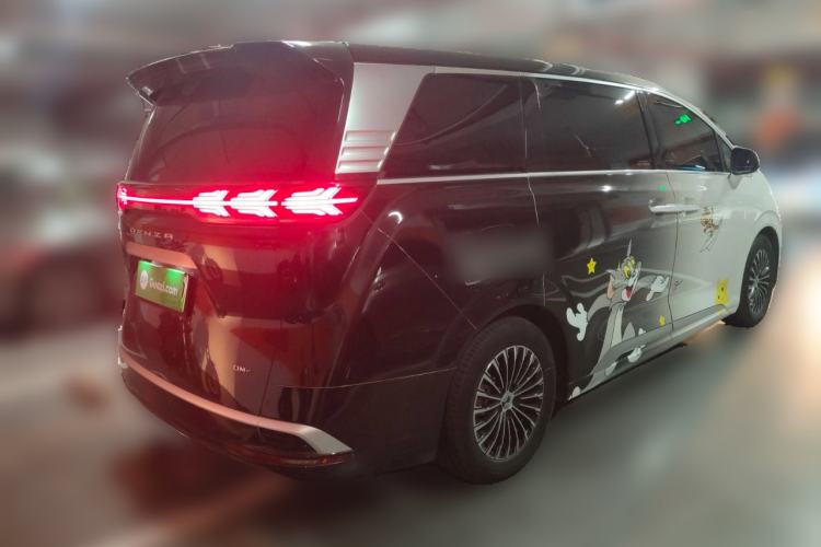 Used Denza D9 2022 DM-i 1040 Prestige Model