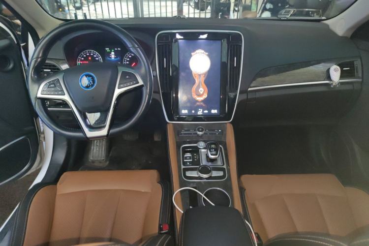 Used BYD Qin New Energy 2017 1.5T Luxury Model Center Console