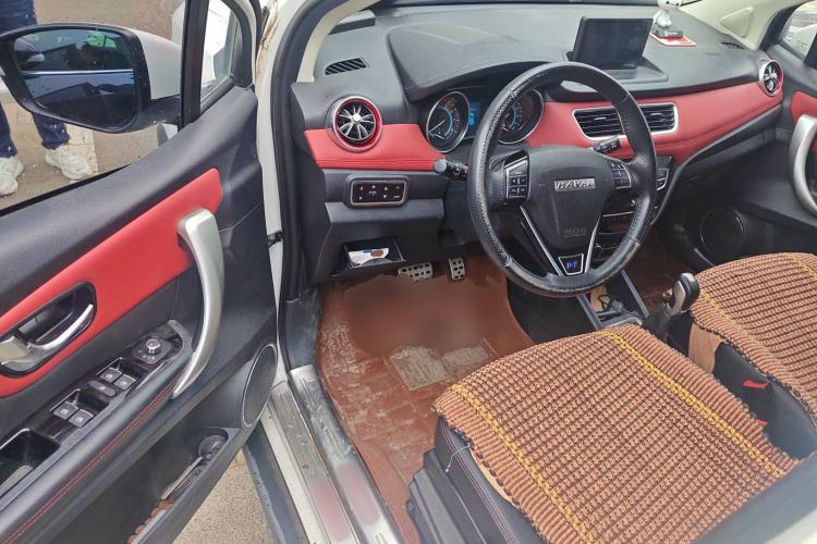 Used Haval H1 2016 Blue Label 1.5L AMT Luxury Model
