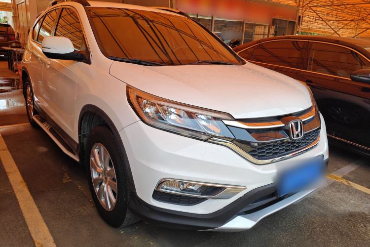Used Honda CR-V 2016 2.0L Two-Wheel Drive Classic Edition Front Right 45 Deg