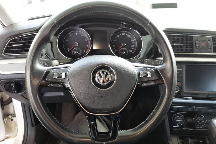 Used Volkswagen Lamando 2017 280TSI DSG Comfort Edition
