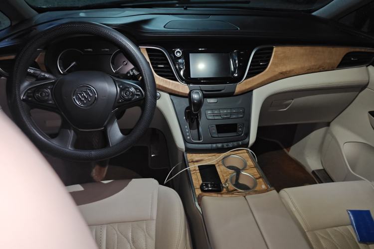 Used Buick GL8 2018 ES 28T Comfort Model China VI Standard