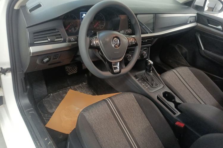 Used Volkswagen Lavida 2019 1.5L Automatic Fashion Edition China VI Center Console