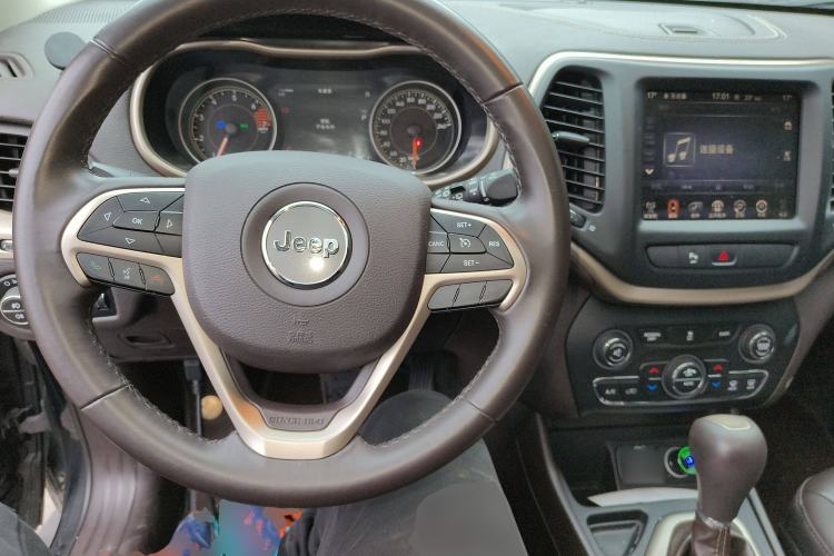 Used Jeep Cherokee 2016 2.0L Superior Edition