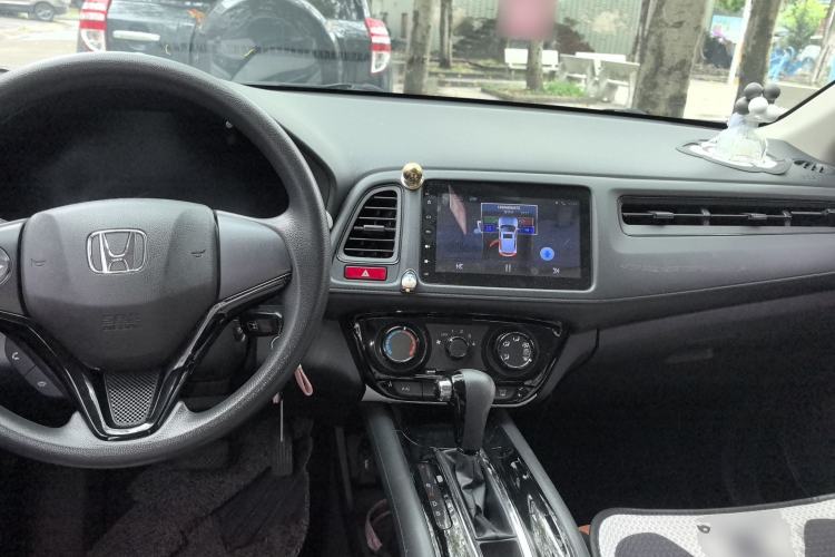 Used Honda Vezel 2015 1.5L CVT two-wheel drive Comfort trim Center Console