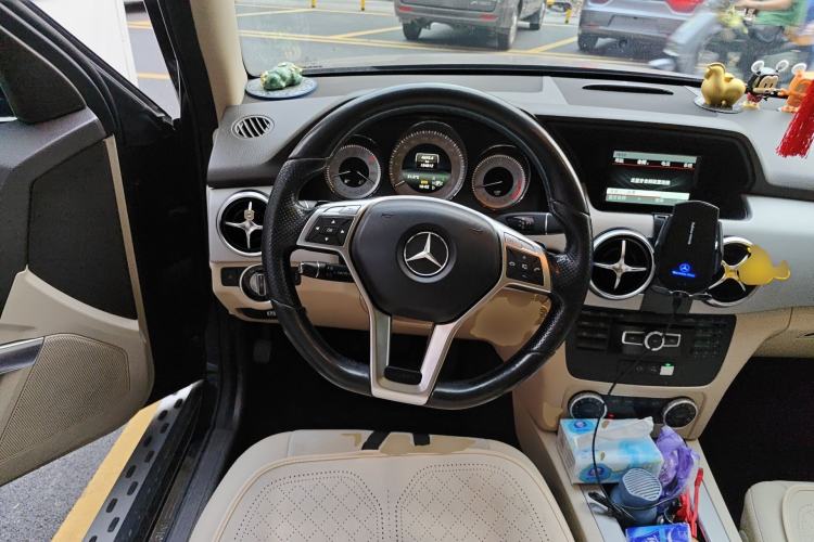 Used Mercedes-Benz GLK-Class 2015 GLK 260 4MATIC Dynamic Edition Ultimate Version Steering Wheel