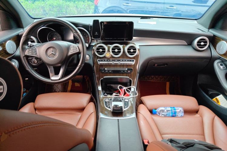 Used Mercedes-Benz GLC 2019 GLC 260 L 4MATIC Dynamic Model Center Console