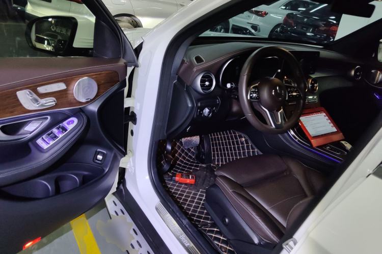 Used Mercedes-Benz GLC 2020 Facelifted GLC 300 L 4MATIC Luxury Edition Driver Seat