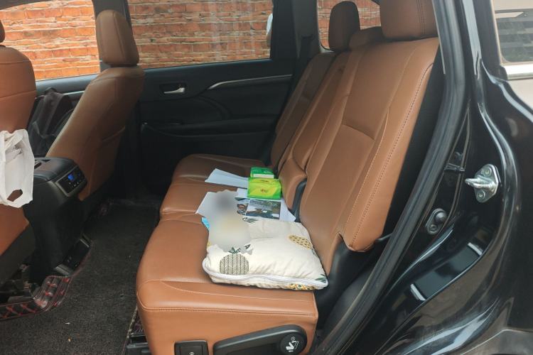 Used Toyota Highlander 2018 2.0T Four-Wheel Drive Knight Edition 7 Seats China VI Standard Left Rear Seat