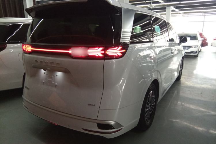 Used Denza D9 2022 DM-i 1040 Prestige Model