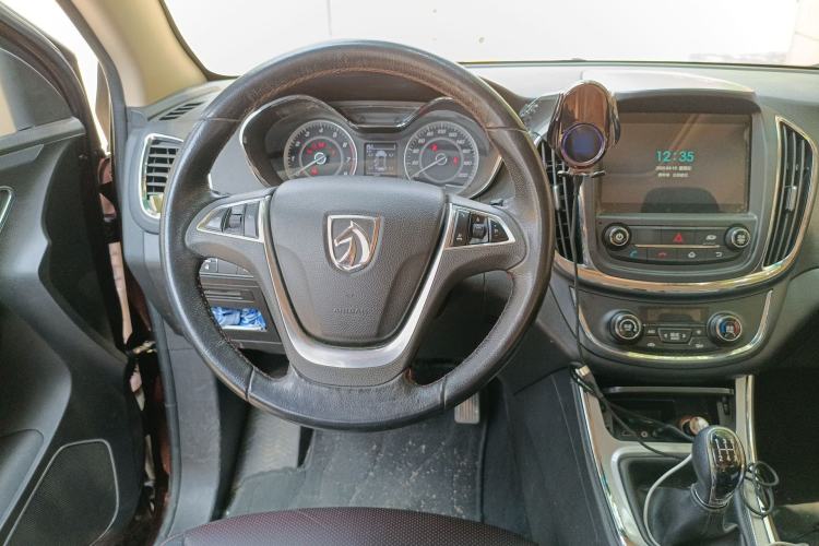 Used Baojun 560 2015 1.8L manual luxury version