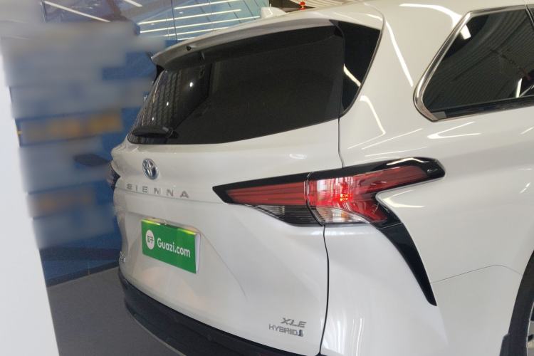 Used Toyota Sienna 2023 2.5L Hybrid Luxury Edition
