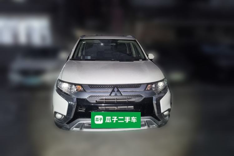 Used Mitsubishi Outlander 2019 2.0L Two-Wheel Drive Comfort Edition 7-Seater China VI Standard Front