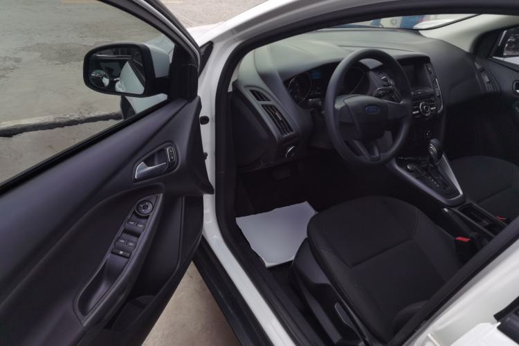 Used Ford Focus 2018 Hatchback Classic 1.6L Automatic Comfort Plus SmartDrive Edition
