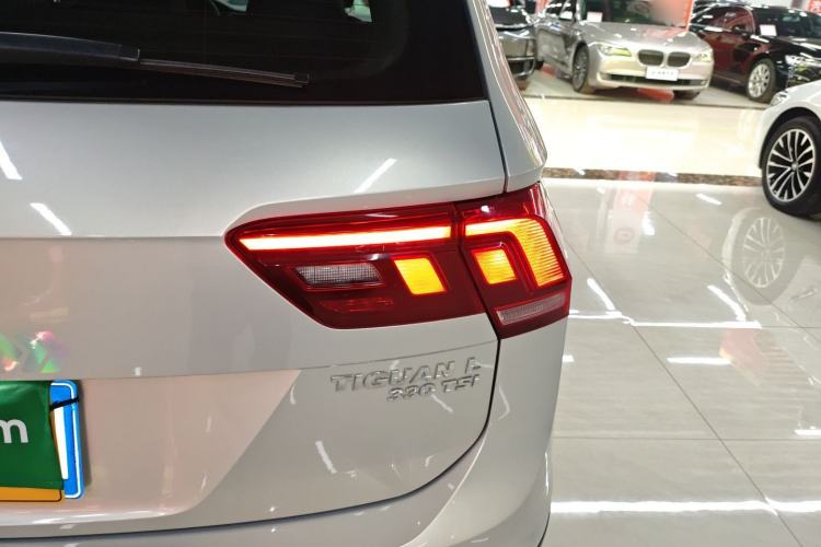 Used Volkswagen Tiguan L 2020 330TSI Automatic Two-Wheel Drive Luxury Edition China VI Standard