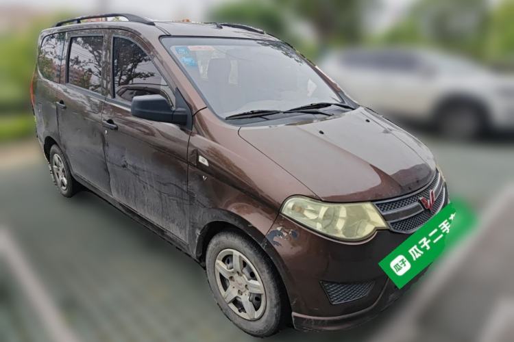 Used Wuling Hongguang 2015 1.5L S Basic Version China V Standard Front Right 45 Deg