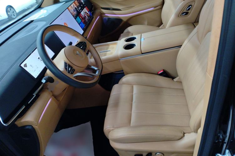 Used VOYAH Dream 2025 PHEV Four-Wheel-Drive Flagship Kunpeng Edition
