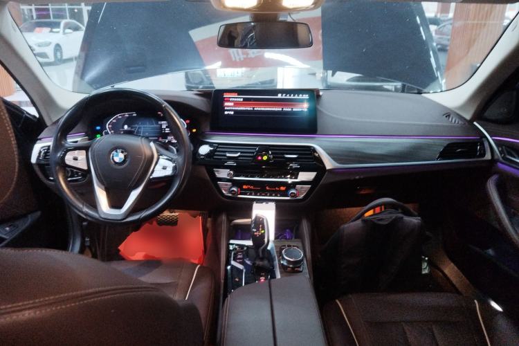 Used BMW 5 Series 2022 Second Facelift 530Li Leading Edition Luxury Package Center Console