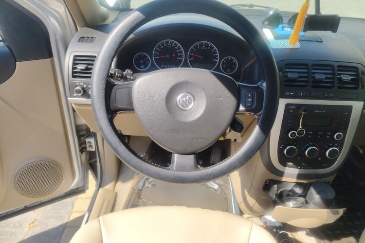 Used Buick GL8 2014 2.4L Executive Edition
