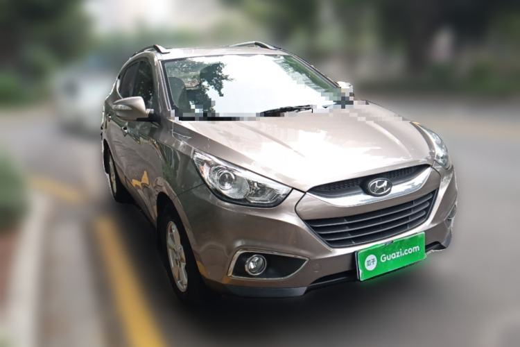 Used Hyundai ix35 2010 2.0L Automatic Two-Wheel Drive New Edition GL Front Right 45 Deg