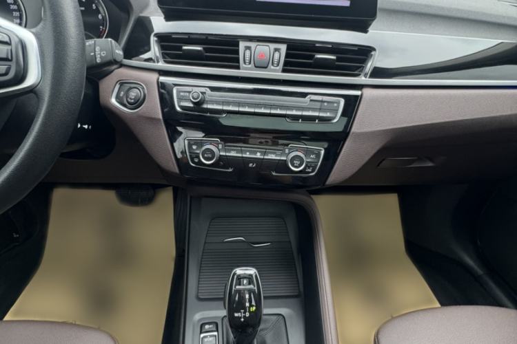 Used BMW X1 2020 sDrive25Li Leading Model
