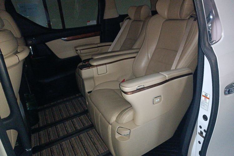 Used Toyota Alphard 2015 3.5L Luxury Edition