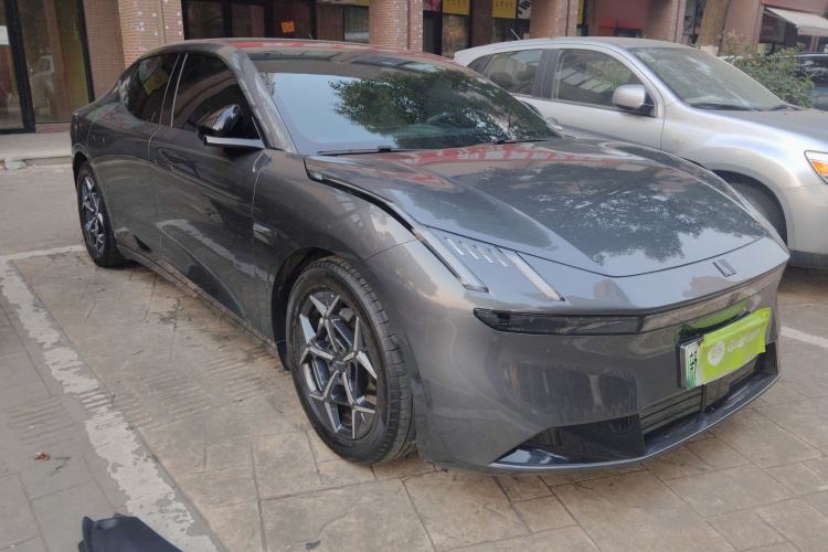 Used Lynk & Co Z10 2025 95 kWh 766 km Range Rear-Wheel Drive Max
