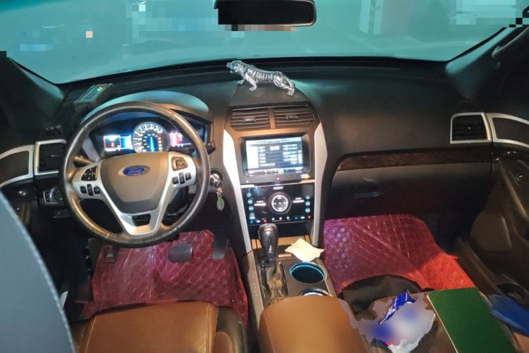 Used Ford Explorer 2013 3.5L Deluxe Model
