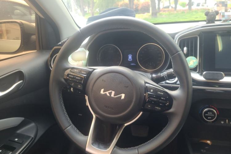 Used Kia kx1 Stonic 2021 1.4L CVT Fun & Sunroof Model Steering Wheel
