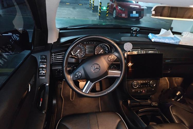 Used Mercedes-Benz R-Class 2017 R 320 4MATIC Business Edition Prestige Model
