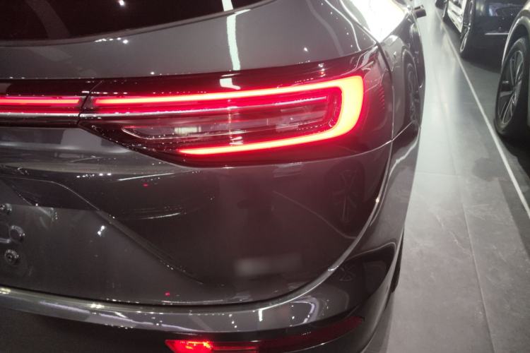 Used Hima AITO M7 2024 1.5T Intelligent Driving Rear-Drive Pro Version 5 Seats Right Rear Taillight