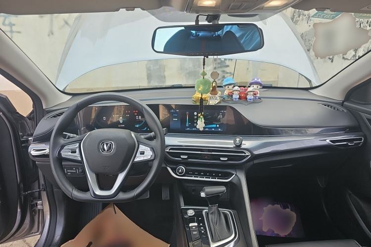 Used CHANGAN Eado 2020 PLUS Blue Whale NE 1.4T GDI DCT Prestige Model Center Console