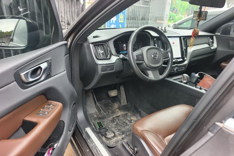 Used Volvo XC60 2024 B5 4x4 Smart Luxury Edition