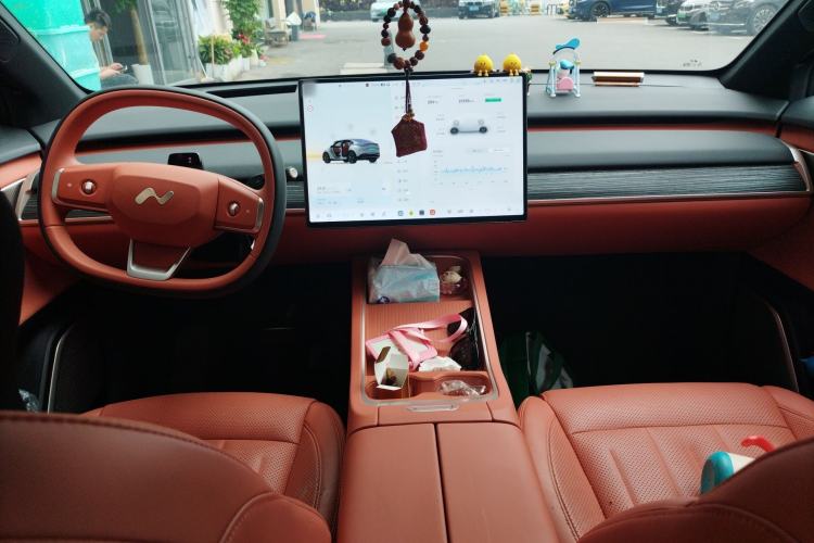 Used ONVO L60 2024 60 kWh Rear-Drive Version Center Console