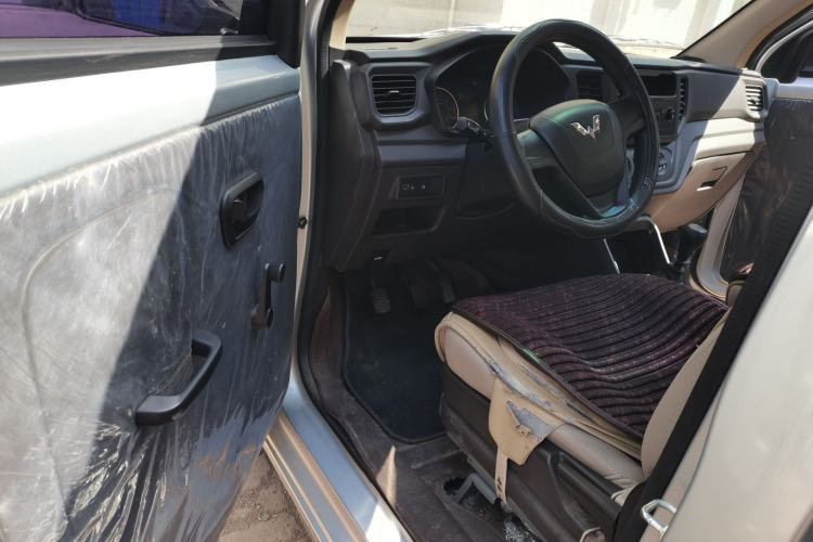 Used Wuling Hongguang V 2019 1.5L Jingqu Version China VI LAR

