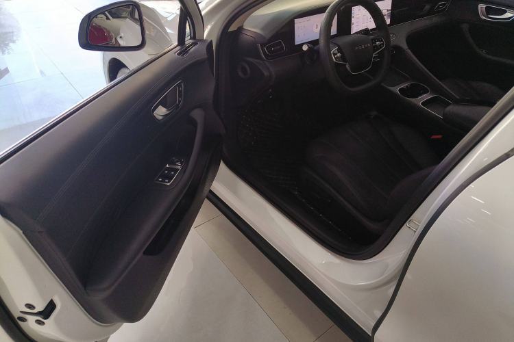 Used Roewe D7 2023 DMH 125km Superior Edition
